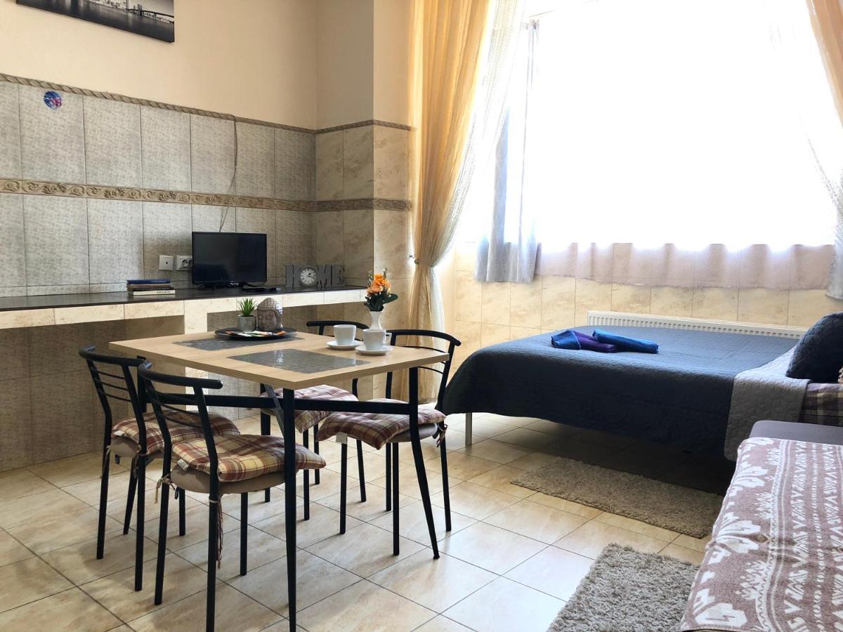 Modern Aparthotel Near Metro Pecherska Kiev Luaran gambar