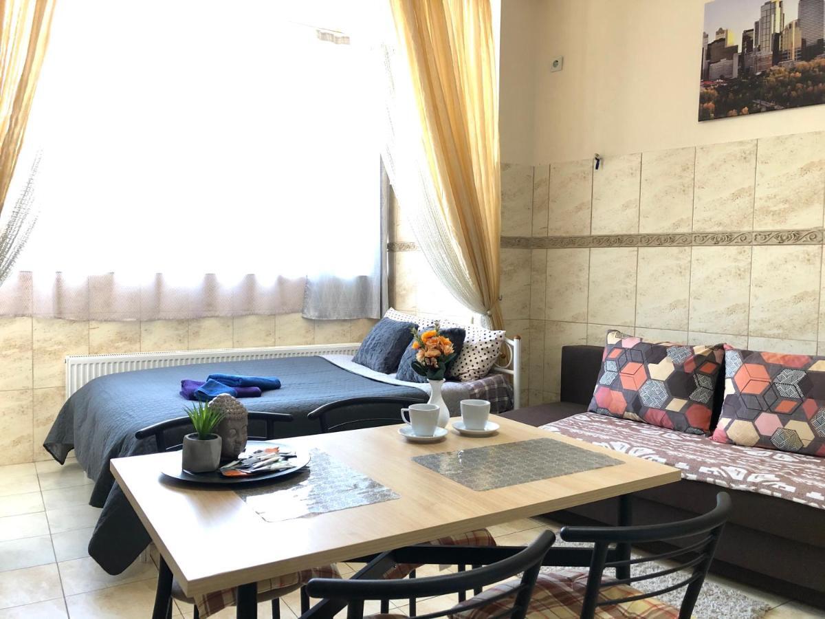 Modern Aparthotel Near Metro Pecherska Kiev Luaran gambar