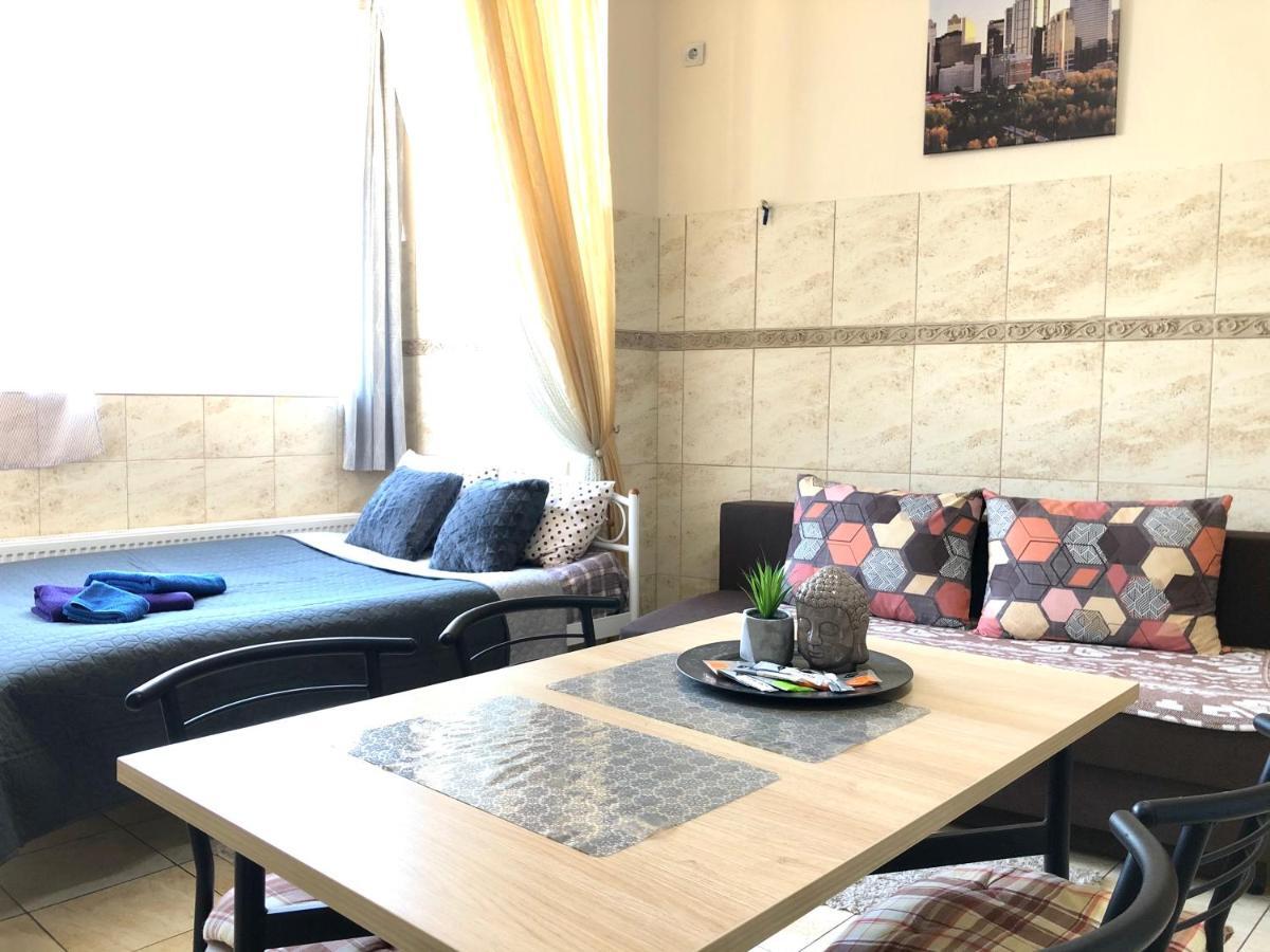 Modern Aparthotel Near Metro Pecherska Kiev Luaran gambar